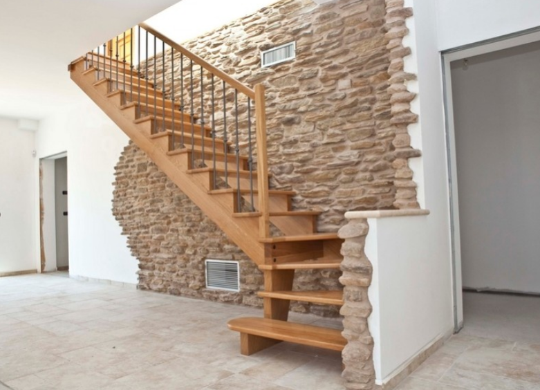  Установка деревянной лестницы в доме